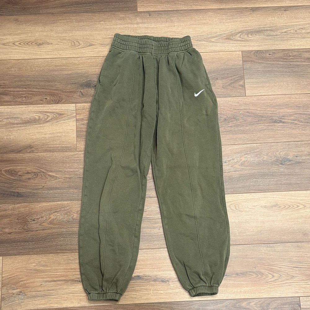 Nike women’s Forest Green Sweatpants